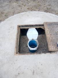 31_Grundwassermessstelle mit Unterflurabschluss ge&ouml;ffnet